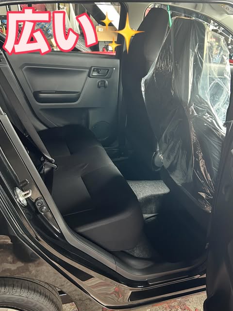 ダイハツ ミライース後部座席、広々とした軽自動車室内
